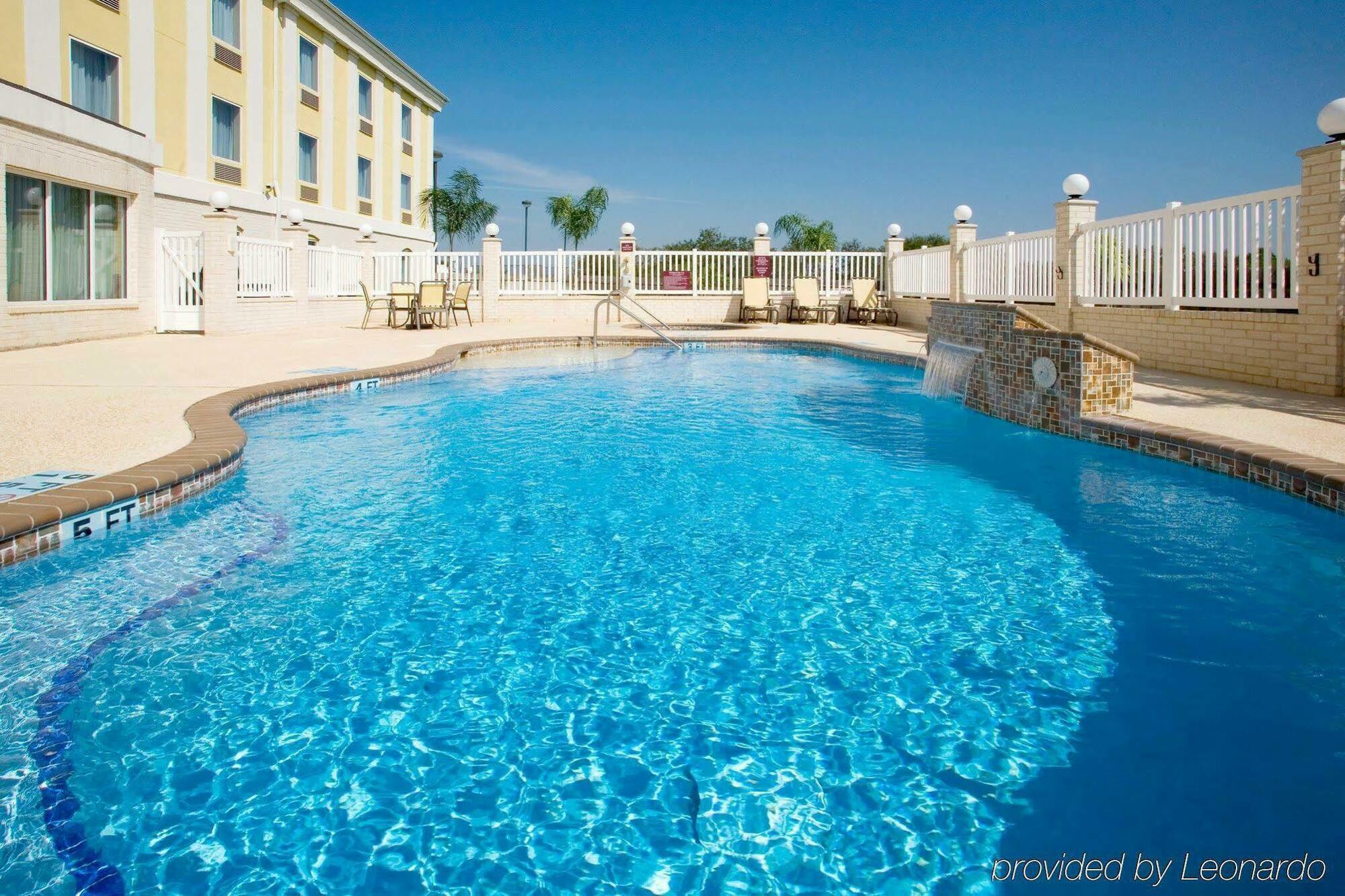 Holiday Inn Express Hotel And Suites Falfurrias Eksteriør bilde