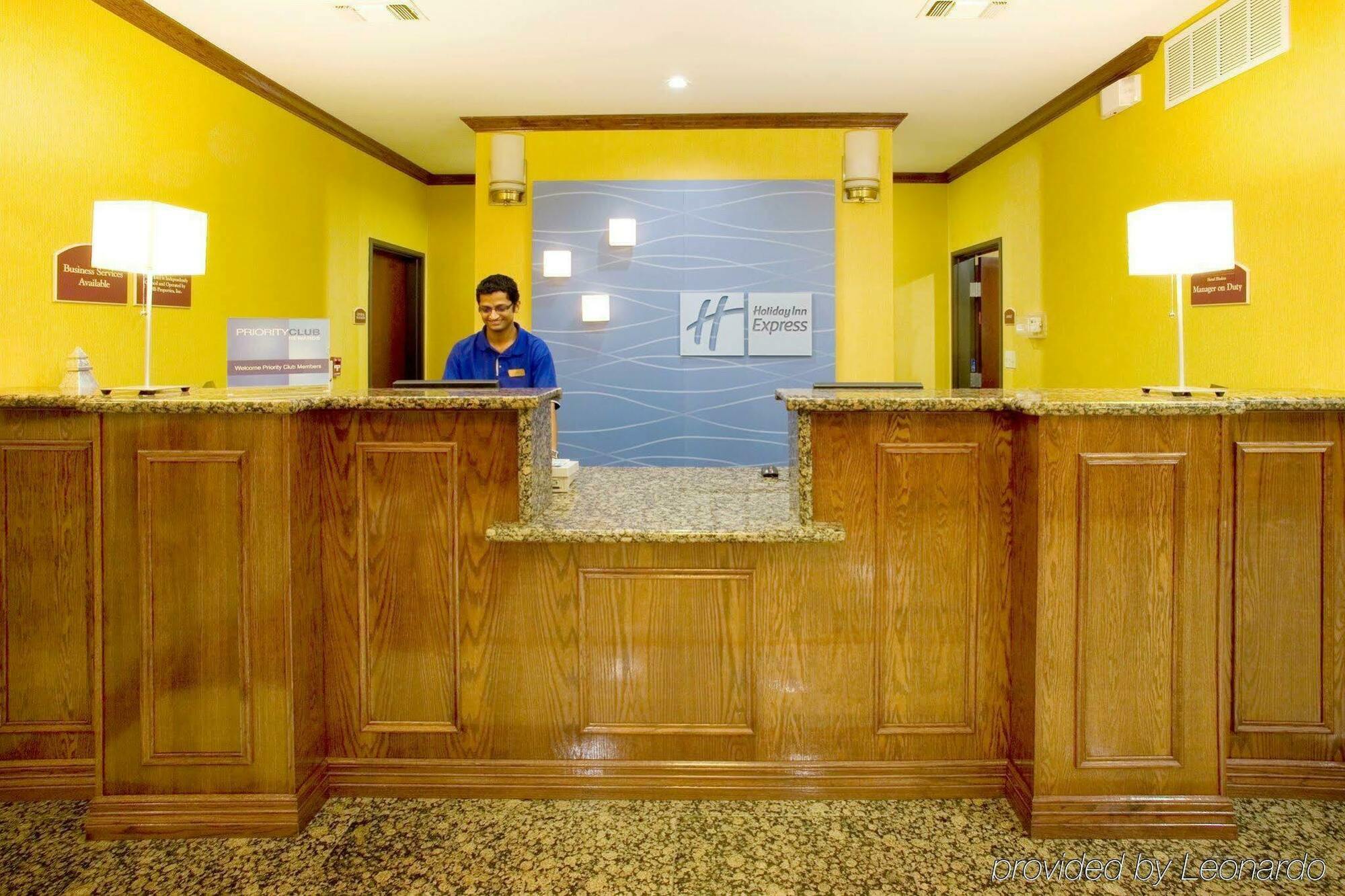 Holiday Inn Express Hotel And Suites Falfurrias Interiør bilde